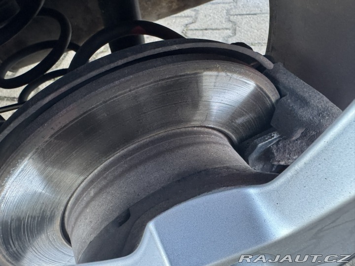 Škoda Rapid 1,0 TSI 70 KW NOVÉ BRZDY 2018