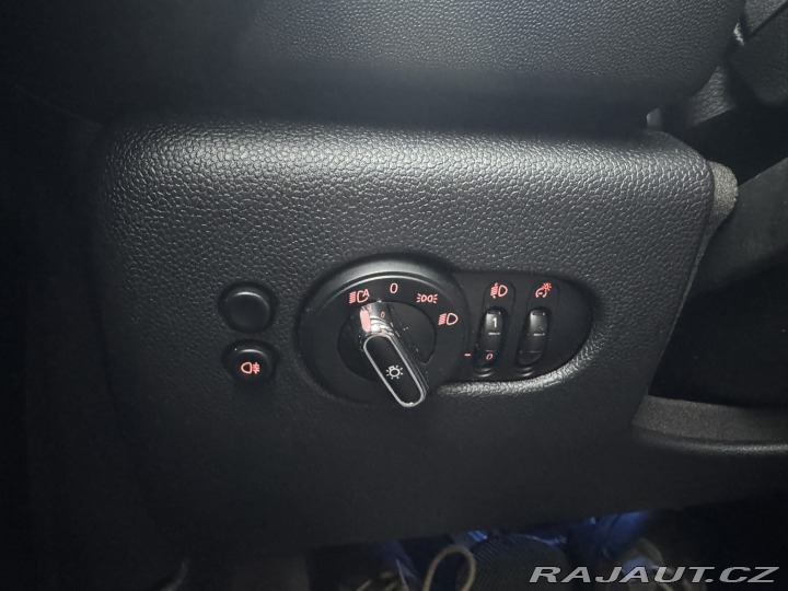 Mini Cooper 1,5i 100KW STK F55 ITÁLIE 2021