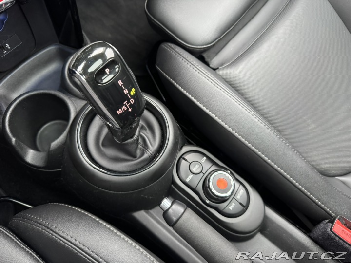 Mini Cooper 1,5i 100KW STK F55 ITÁLIE 2021