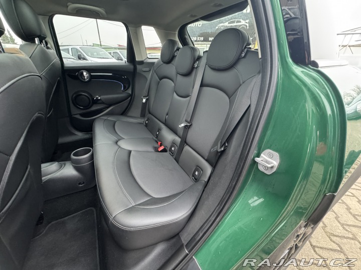 Mini Cooper 1,5i 100KW STK F55 ITÁLIE 2021