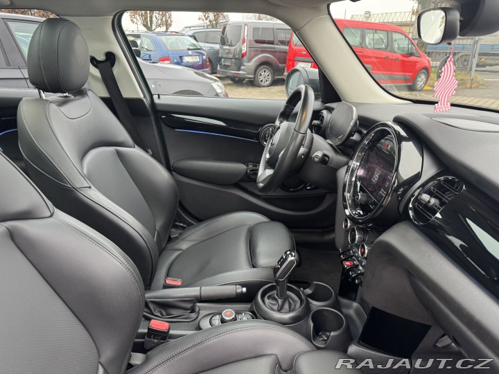 Mini Cooper 1,5i 100KW STK F55 ITÁLIE 2021