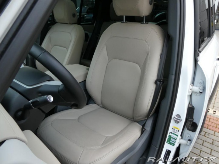 Land Rover Defender 3,0 D200 110 SE,1maj,DPH, 2024