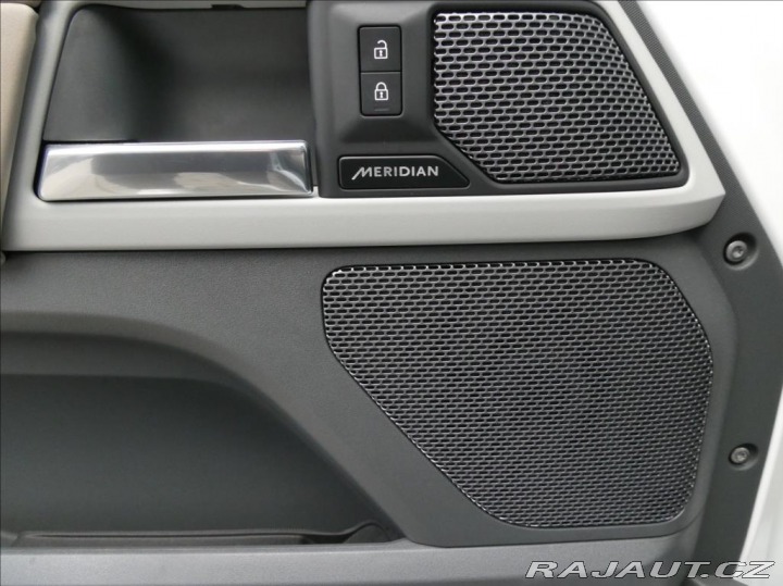 Land Rover Defender 3,0 D200 110 SE,1maj,DPH, 2024