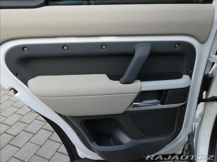 Land Rover Defender 3,0 D200 110 SE,1maj,DPH, 2024