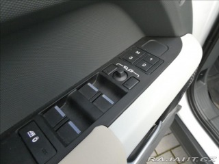 Land Rover Defender 3,0 D200 110 SE,1maj,DPH, 2024