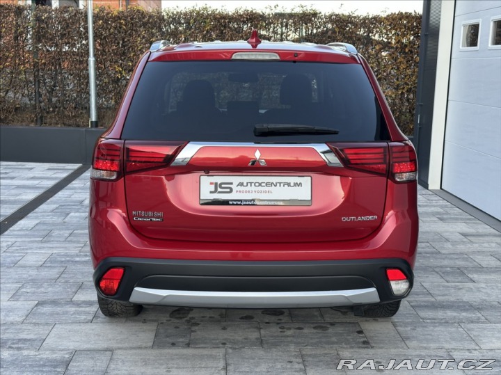 Mitsubishi Outlander 2,0 150PS  Edition 100 A/ 2017