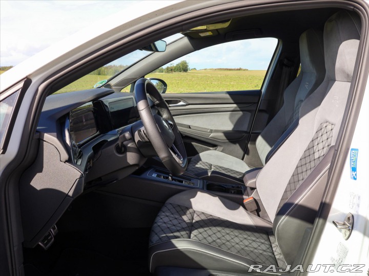 Volkswagen Golf 2,0 TDI R-line DSG Matrix 2021