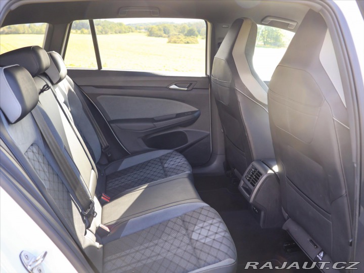 Volkswagen Golf 2,0 TDI R-line DSG Matrix 2021