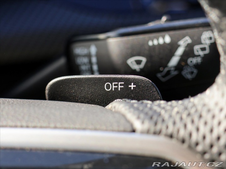 Volkswagen Golf 2,0 TDI R-line DSG Matrix 2021