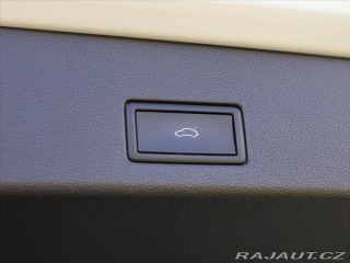 Volkswagen Golf 2,0 TDI R-line DSG Matrix 2021