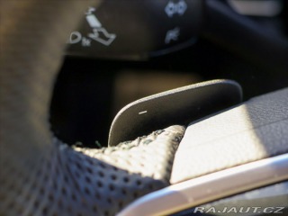 Volkswagen Golf 2,0 TDI R-line DSG Matrix 2021