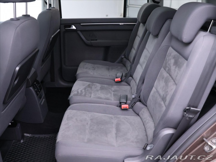 Volkswagen Touran 1,6 TDI Comfortline Panor 2011