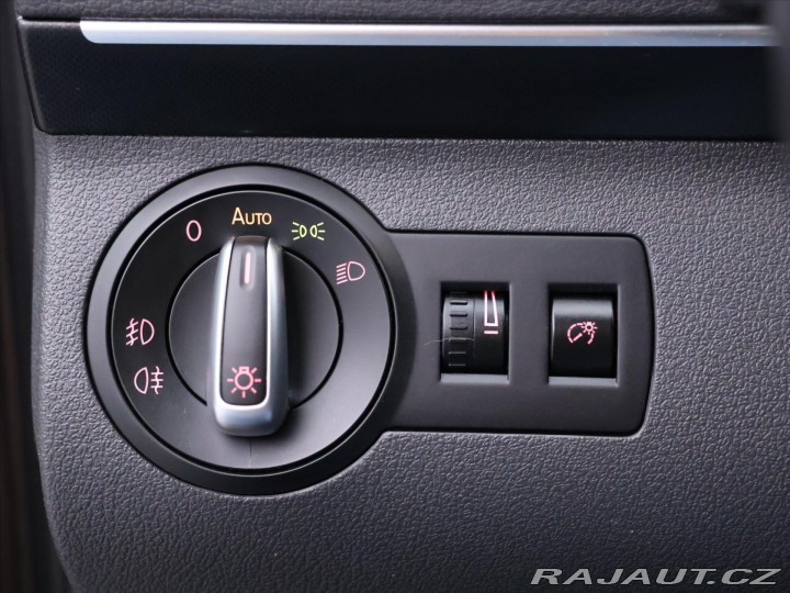 Volkswagen Touran 1,6 TDI Comfortline Panor 2011