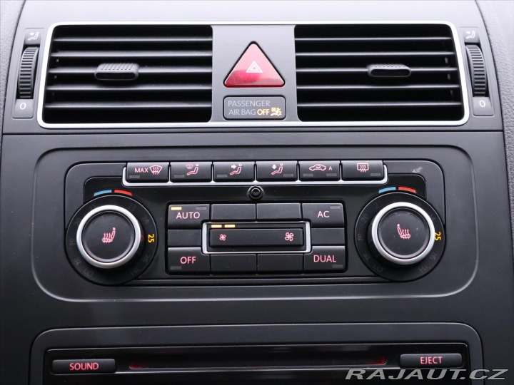 Volkswagen Touran 1,6 TDI Comfortline Panor 2011