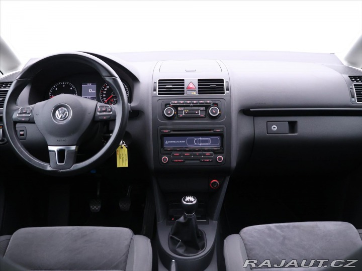 Volkswagen Touran 1,6 TDI Comfortline Panor 2011