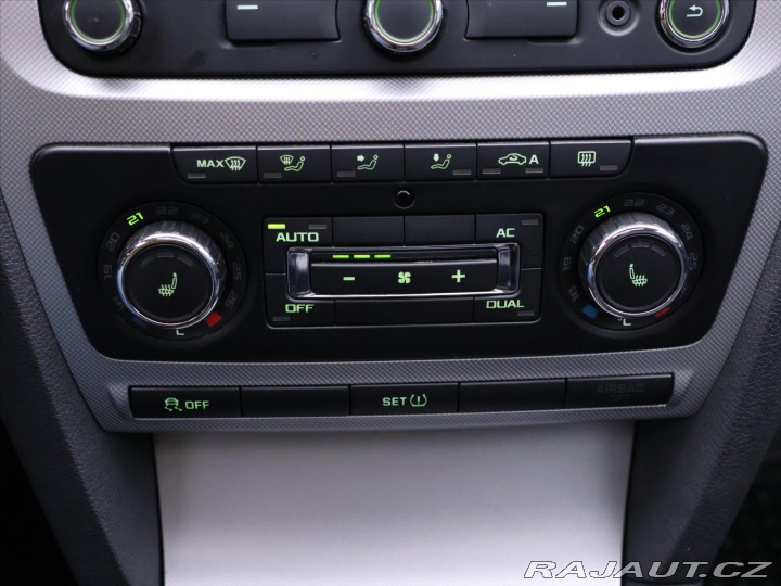 Škoda Octavia 1,4 TSI Elegance Plus Xen 2011