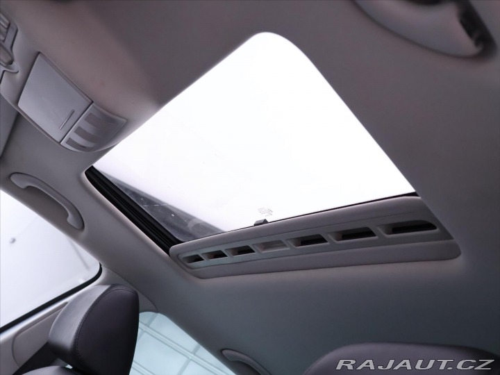 Škoda Octavia 1,4 TSI Elegance Plus Xen 2011