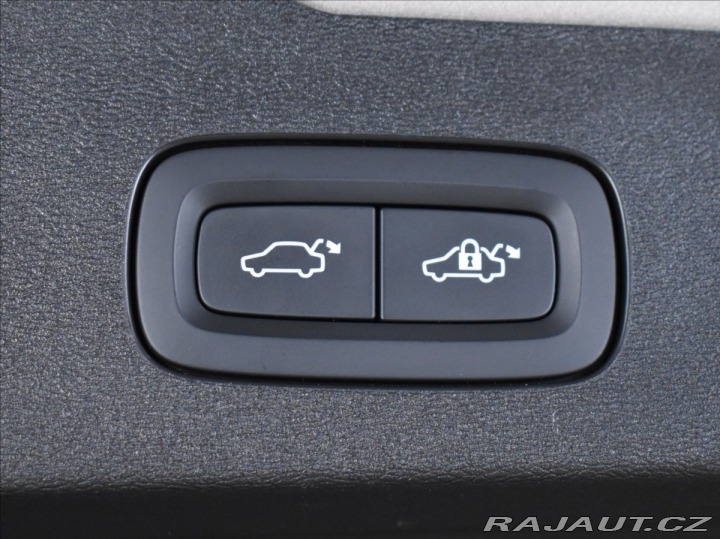 Volvo V60 2,0 T6 AWD Core 2025