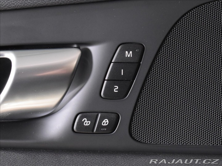 Volvo V60 2,0 T6 AWD Core 2025