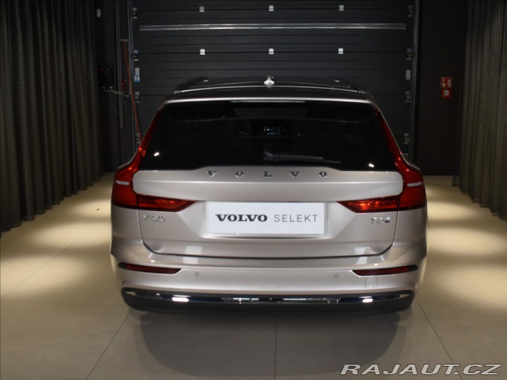 Volvo V60 T6 AWD Core 2025