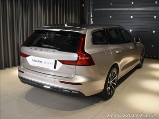 Volvo V60 T6 AWD Core 2025