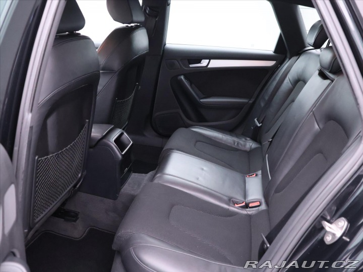 Audi A4 2,0 TDI 125kW S-Line Aut. 2010