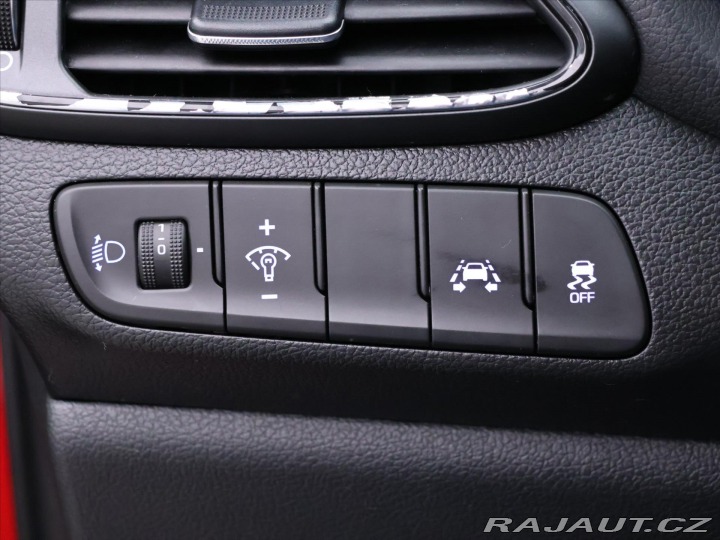 Hyundai i30 1,6 CDRi 81kW CZ Klima Ta 2017