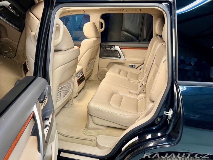 Toyota Land Cruiser 200D V8 D-4D LUXURY, 7MÍS 2013
