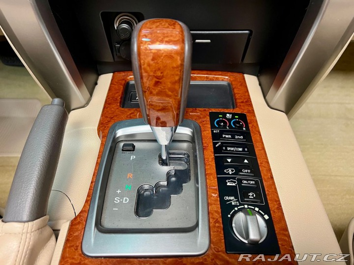 Toyota Land Cruiser 200D V8 D-4D LUXURY, 7MÍS 2013