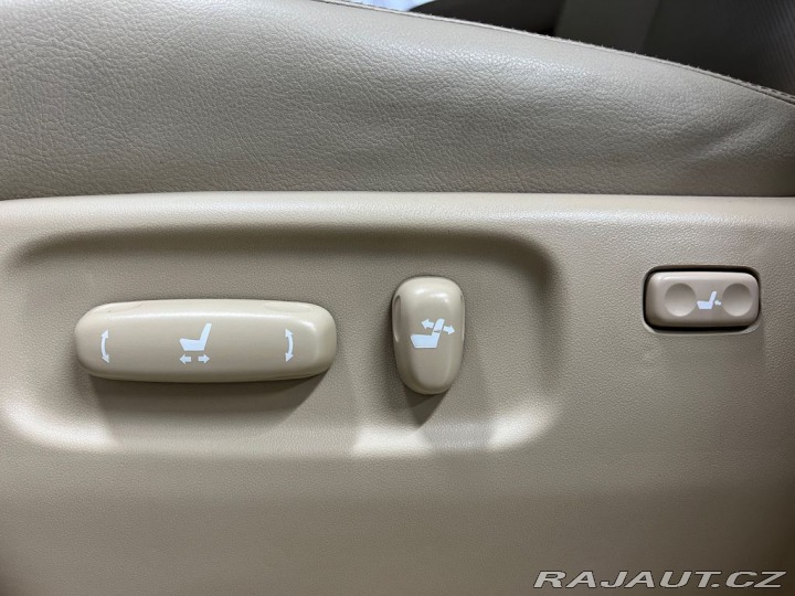 Toyota Land Cruiser 200D V8 D-4D LUXURY, 7MÍS 2013