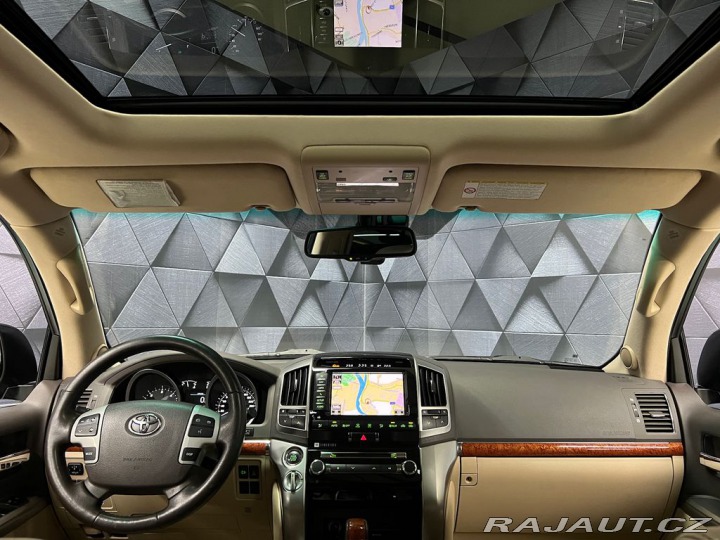 Toyota Land Cruiser 200D V8 D-4D LUXURY, 7MÍS 2013