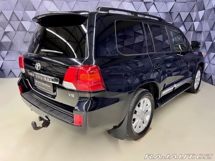 Toyota Land Cruiser 200D V8 D-4D LUXURY, 7MÍS 2013