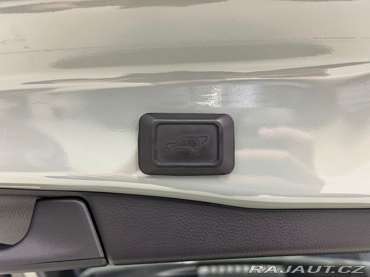 Toyota RAV4 2.5 HYBRID e-CVT EXECUTIV 2024