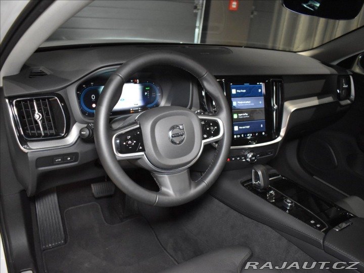 Volvo V60 T8 AWD PLUS BLIS,Bezklíč 2025