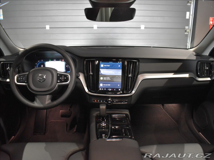 Volvo V60 T8 AWD PLUS BLIS,Bezklíč 2025