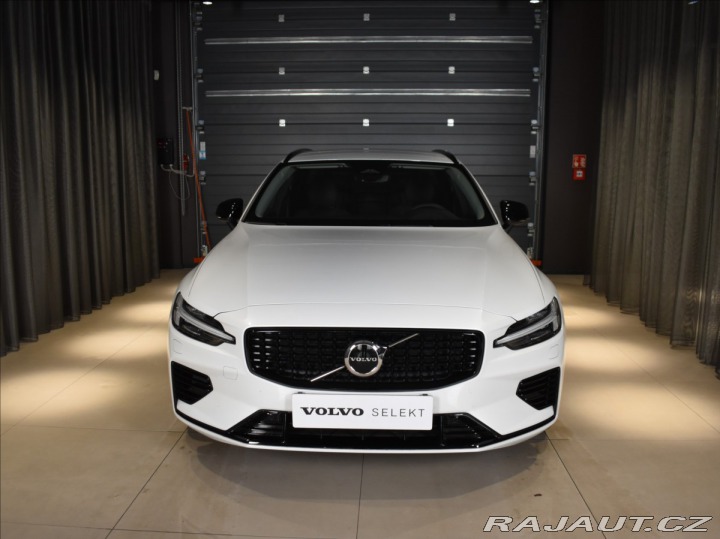 Volvo V60 T8 AWD PLUS BLIS,Bezklíč 2025