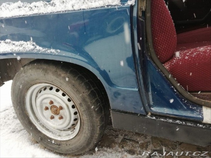 Tatra Ostatní modely Tatra 613-3 1800