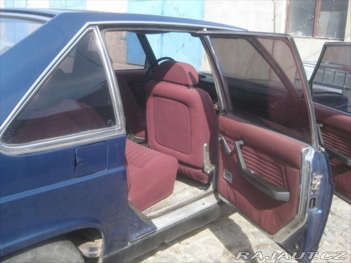 Tatra Ostatní modely Tatra 613-3 1800