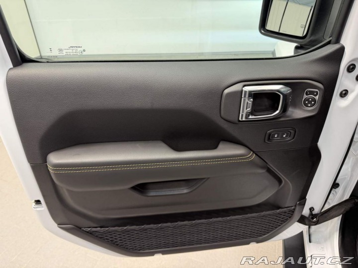 Jeep Wrangler Sahara 2.0 Turbo 272k AT8 2025