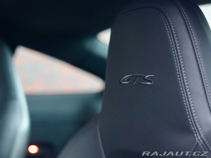 Porsche 911 992 Carrera 4 GTS | PDCC 2023