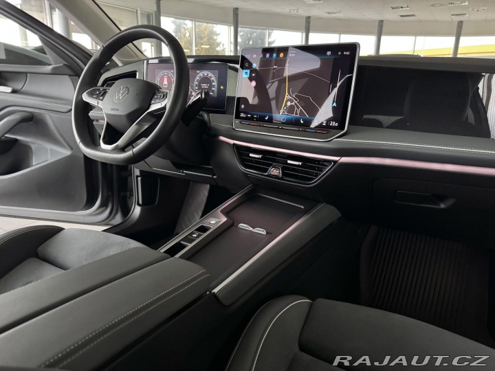 Volkswagen Passat 1,5 eTSI DSG*Masáž*REZERV 2024
