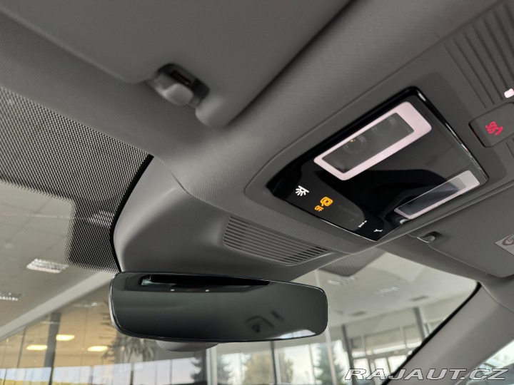 Volkswagen Passat 1,5 eTSI DSG*Masáž*Webast 2024