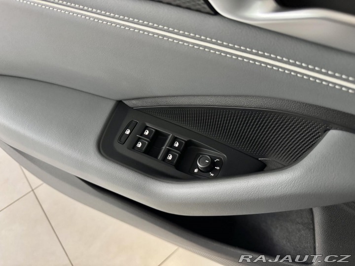 Volkswagen Passat 1,5 eTSI DSG*Masáž*REZERV 2024