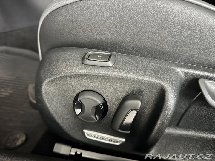 Volkswagen Passat 1,5 eTSI DSG*Masáž*Webast 2024