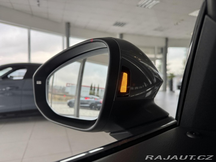 Volkswagen Passat 1,5 eTSI DSG*Masáž*Webast 2024