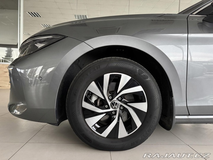 Volkswagen Passat 1,5 eTSI DSG*Masáž*REZERV 2024