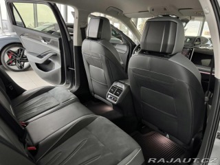 Volkswagen Passat 1,5 eTSI DSG*Masáž*Webast 2024