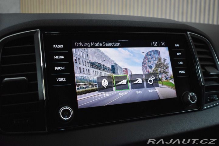 Škoda Karoq 1.5TSI*REZERVACE* 2020