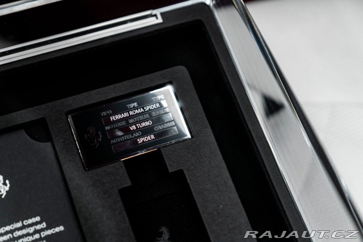Ferrari Roma Spider, Karbón, JBL, ACC 2025