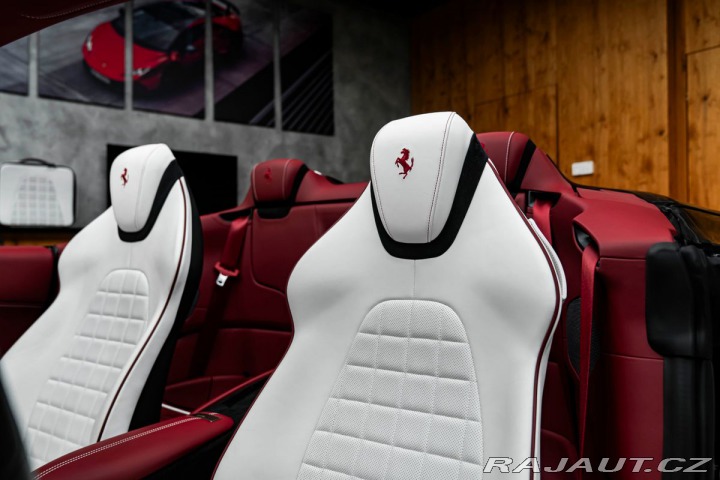 Ferrari Roma Spider, Karbón, JBL, ACC 2025